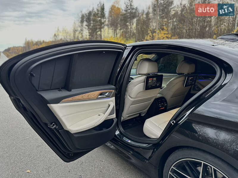 Седан BMW 5 Series 2017 в Олевске