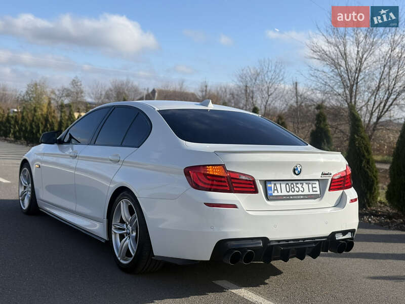 Седан BMW 5 Series 2012 в Березане