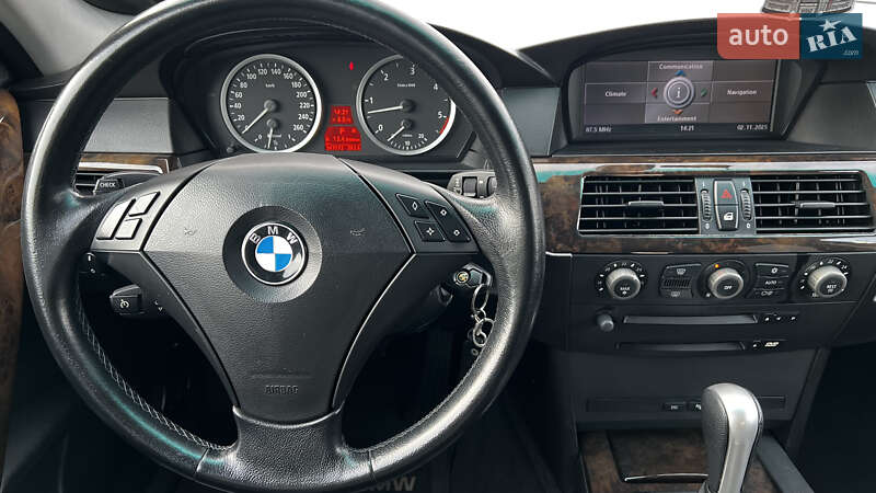 Седан BMW 5 Series 2004 в Хмельницькому