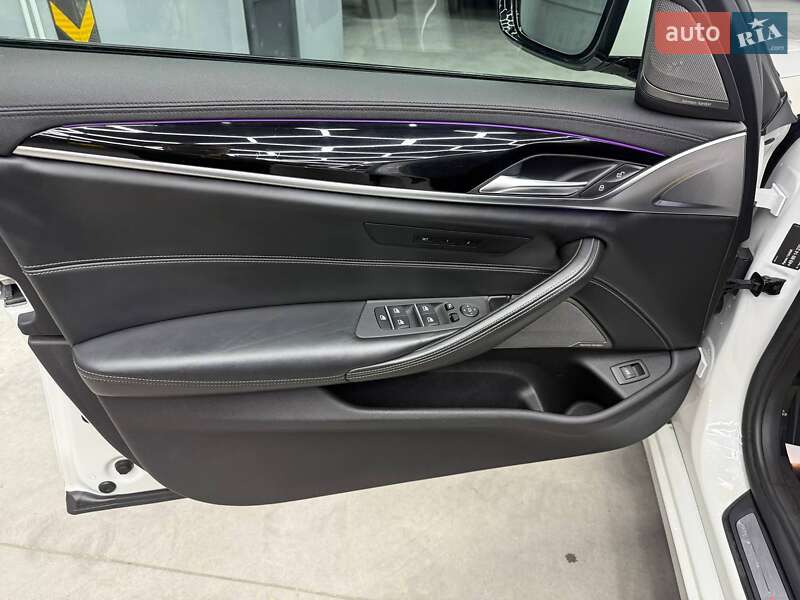 Седан BMW 5 Series 2017 в Черновцах