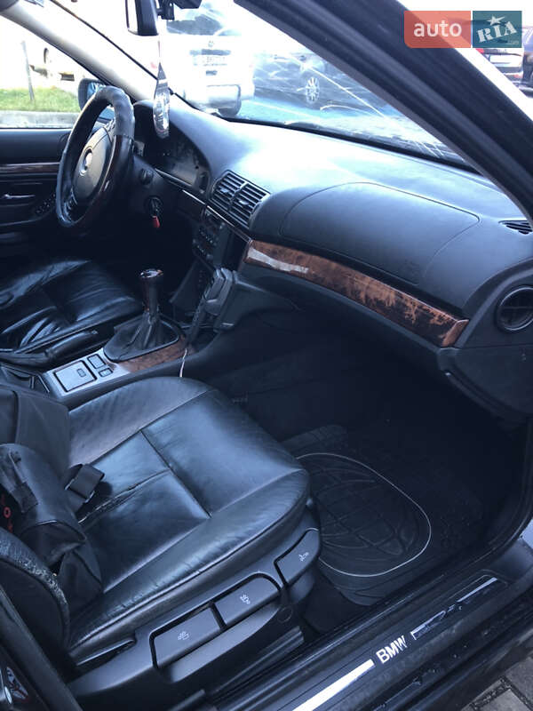 Седан BMW 5 Series 2000 в Львове