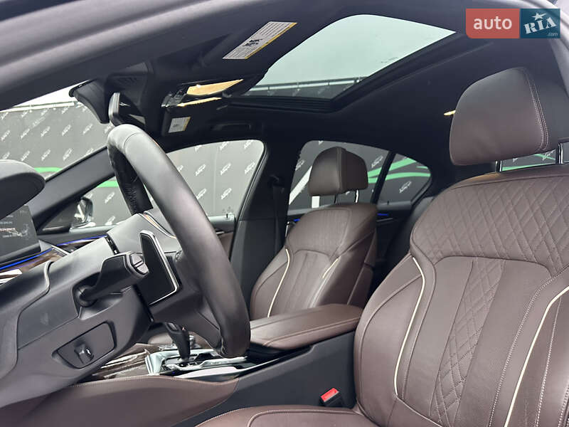 Седан BMW 5 Series 2018 в Киеве фото 8 Седан BMW 5 Series 2018 в Киеве