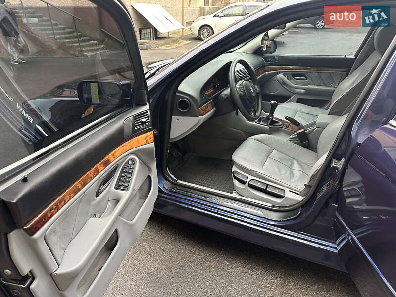 Седан BMW 5 Series 2001 в Тульчині