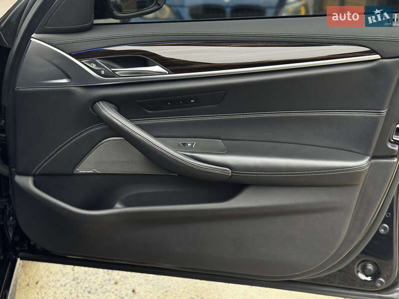 Седан BMW 5 Series 2017 в Житомире