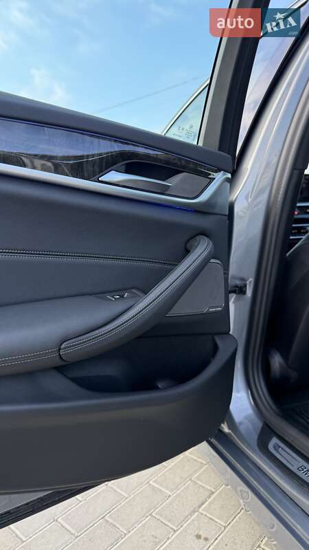 Седан BMW 5 Series 2023 в Львове