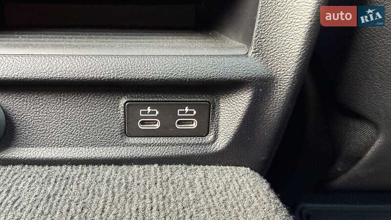 Седан BMW 5 Series 2023 в Львове