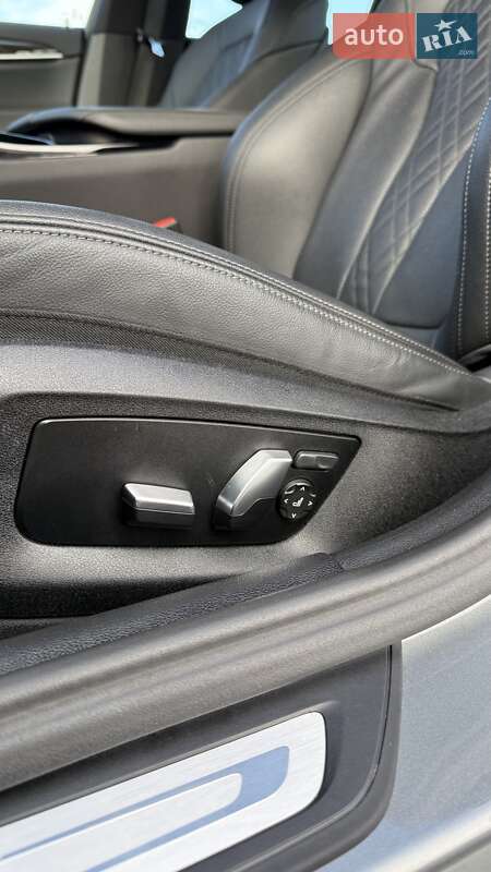 Седан BMW 5 Series 2023 в Львове