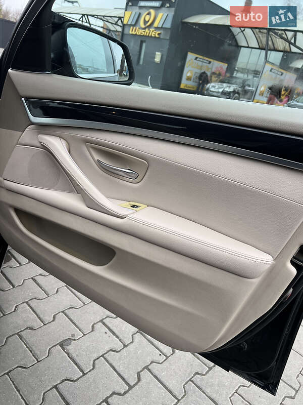 Седан BMW 5 Series 2011 в Чернівцях