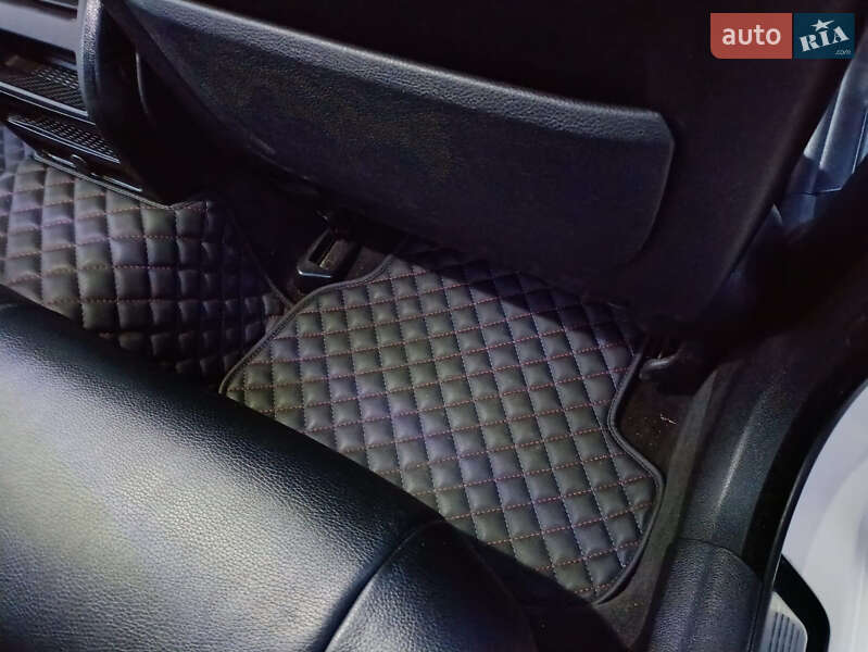 Седан BMW 5 Series 2011 в Одесі