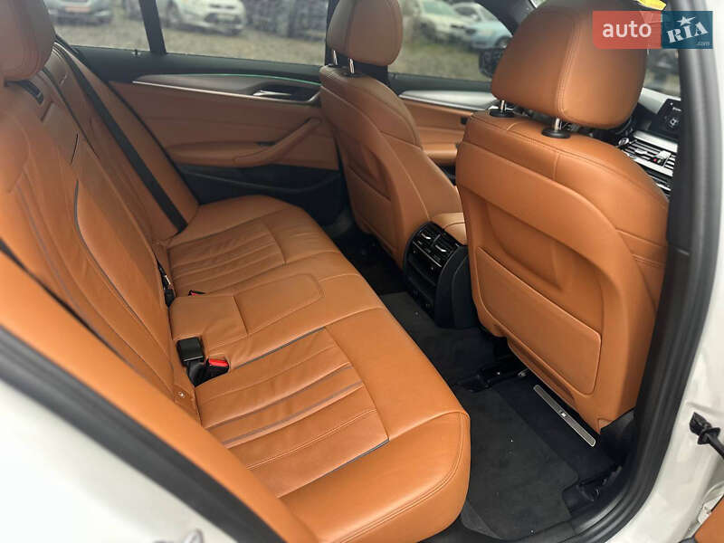 Седан BMW 5 Series 2017 в Львове