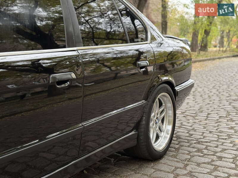 Седан BMW 5 Series 1990 в Николаеве