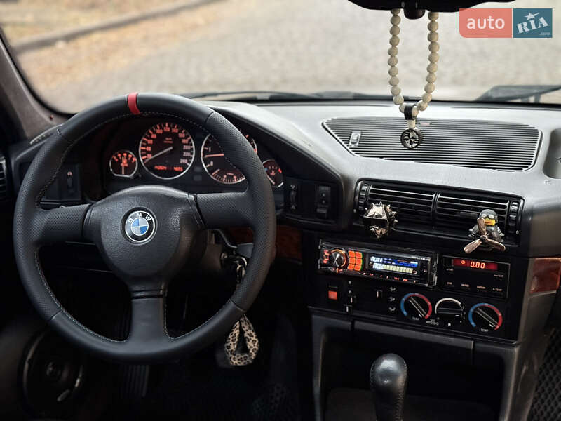 Седан BMW 5 Series 1990 в Николаеве