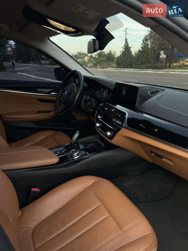 Универсал BMW 5 Series 2018 в Киеве фото 22 Универсал BMW 5 Series 2018 в Киеве