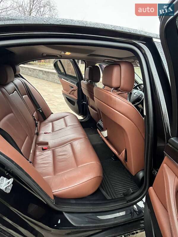Седан BMW 5 Series 2013 в Хмельницком