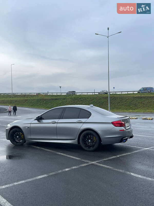Седан BMW 5 Series 2012 в Львові
