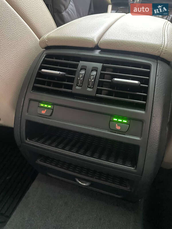 Седан BMW 5 Series 2012 в Львові