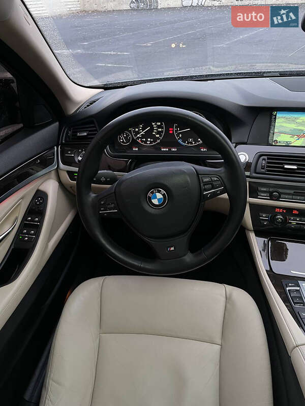 Седан BMW 5 Series 2012 в Львові