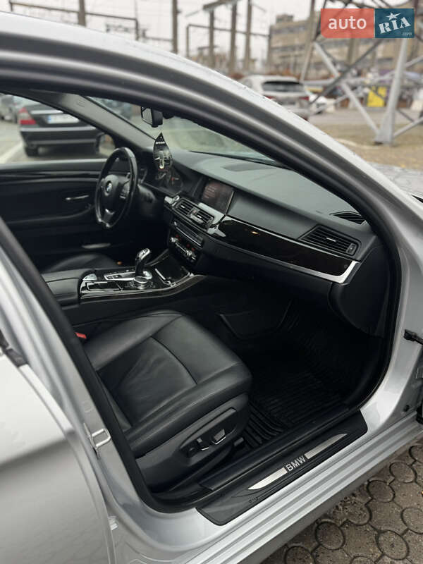 Седан BMW 5 Series 2014 в Черновцах