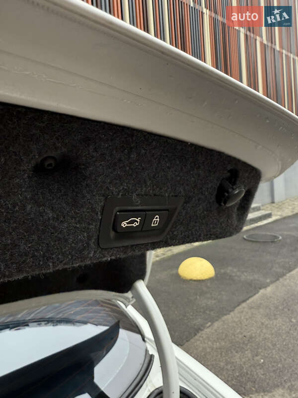 Седан BMW 5 Series 2012 в Дніпрі