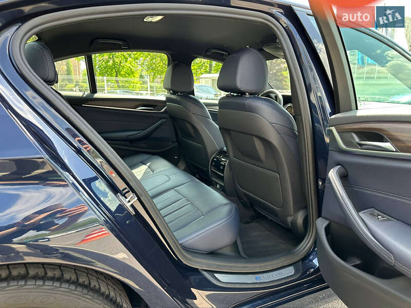 Седан BMW 5 Series 2017 в Харькове фото 28 Седан BMW 5 Series 2017 в Харькове
