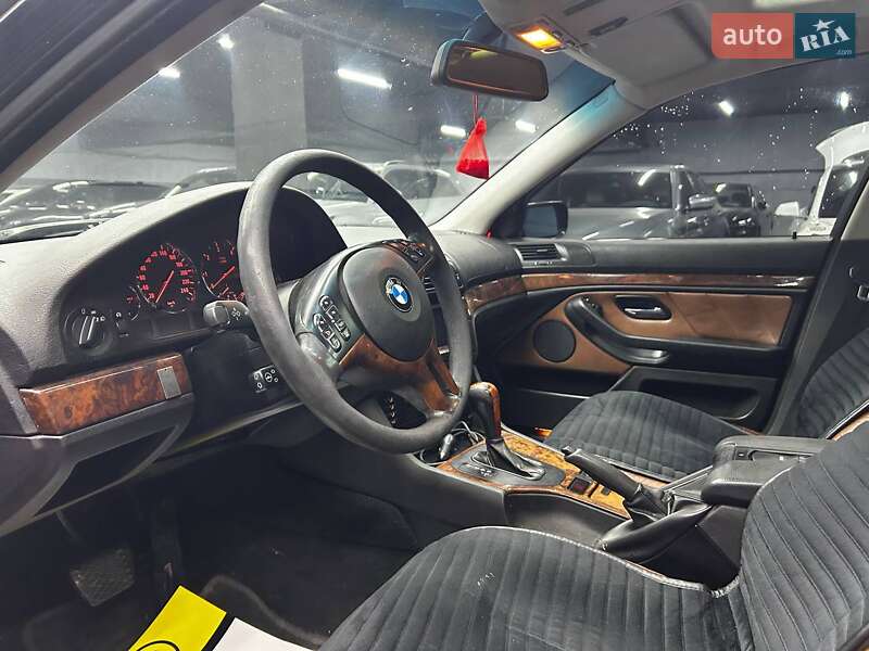 Седан BMW 5 Series 2002 в Чернівцях