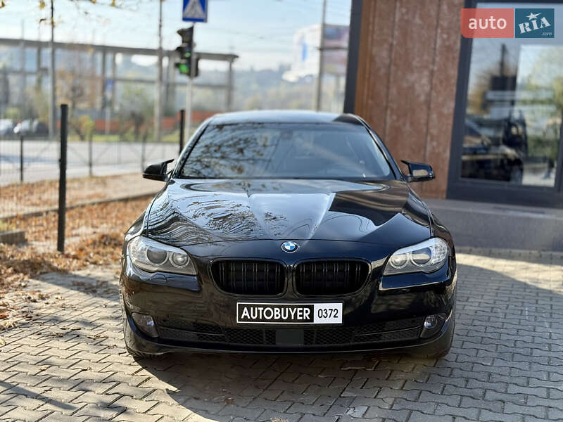 Седан BMW 5 Series 2011 в Чернівцях