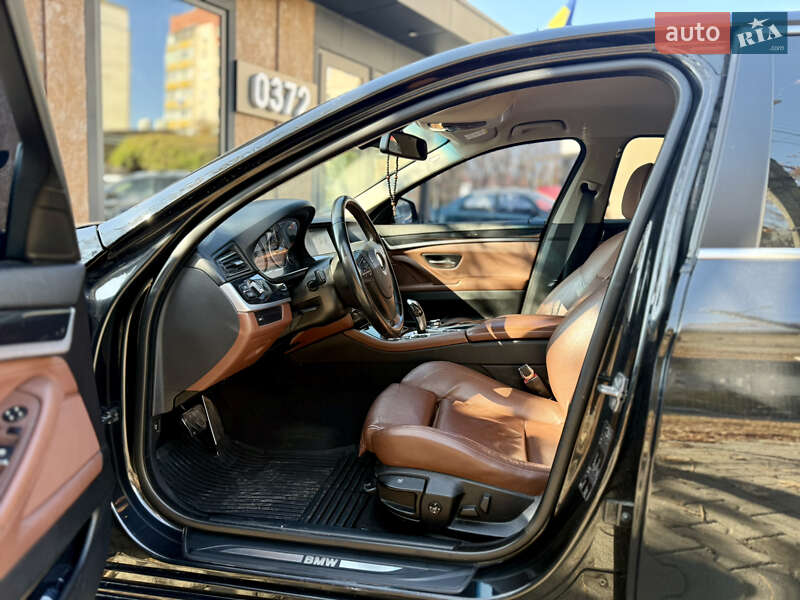 Седан BMW 5 Series 2011 в Чернівцях