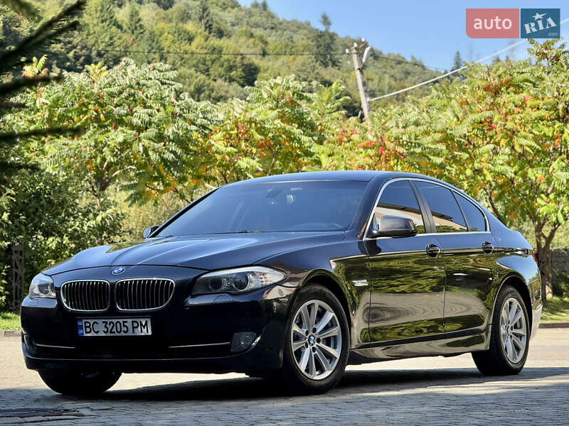 Седан BMW 5 Series 2012 в Межгорье