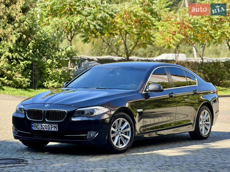 Седан BMW 5 Series 2012 в Межгорье