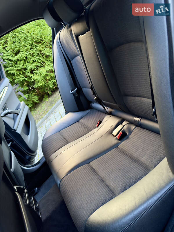 Седан BMW 5 Series 2012 в Межгорье