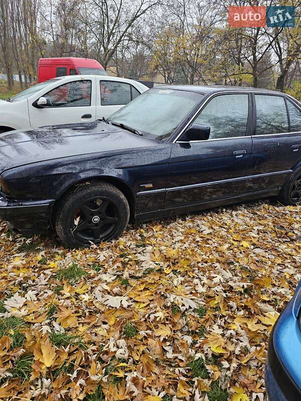 Седан BMW 5 Series 1989 в Киеве