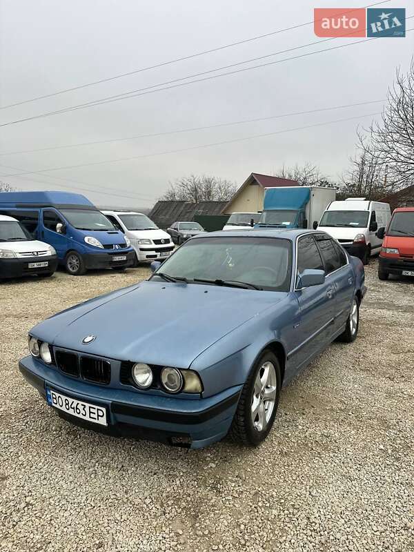 Седан BMW 5 Series 1989 в Шумске