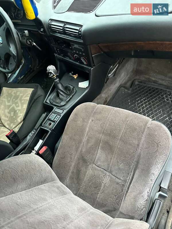 Седан BMW 5 Series 1989 в Шумске