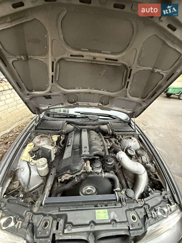Седан BMW 5 Series 1998 в Киеве