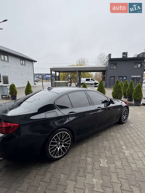Седан BMW 5 Series 2015 в Киеве