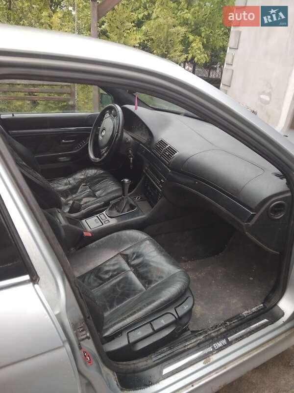 Седан BMW 5 Series 1997 в Хоросткове