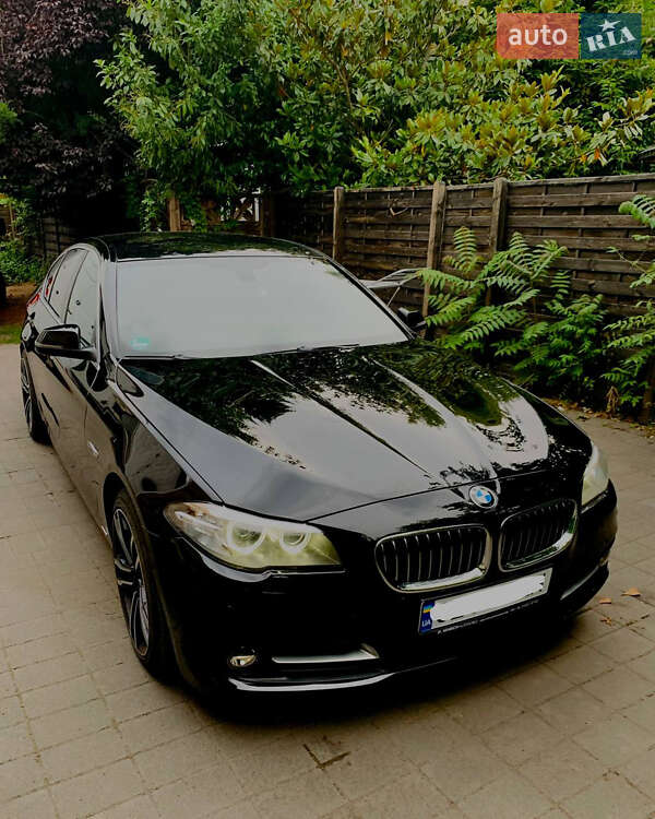 Седан BMW 5 Series 2013 в Чернівцях