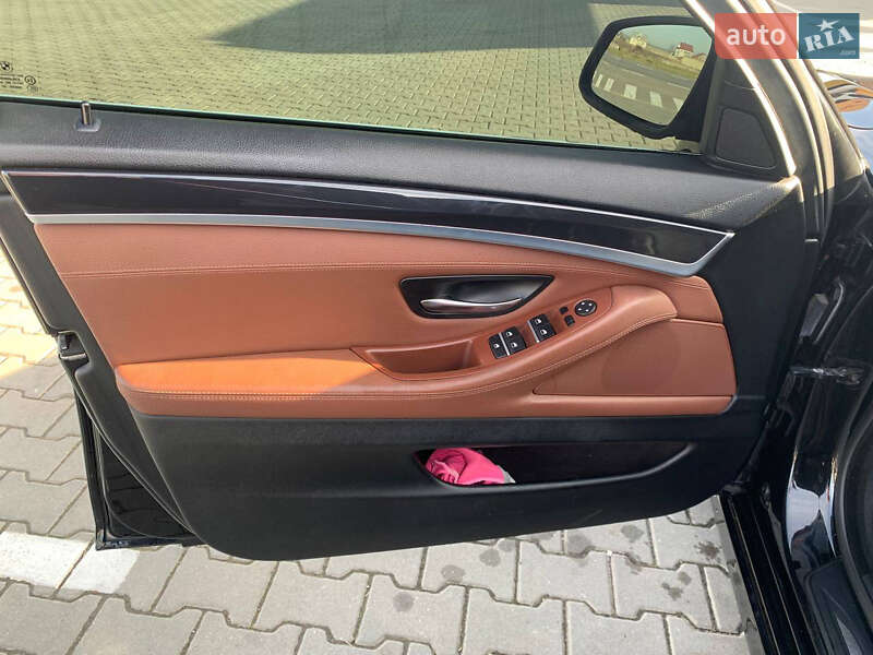 Седан BMW 5 Series 2012 в Снятине