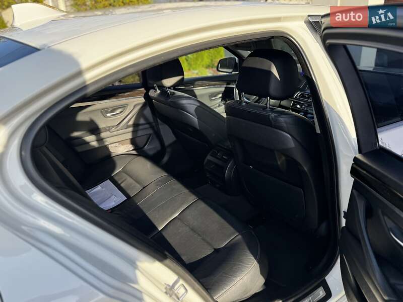 Седан BMW 5 Series 2015 в Дубно