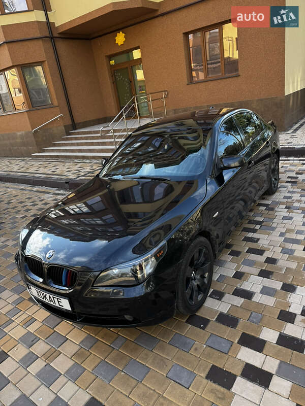 Седан BMW 5 Series 2004 в Измаиле
