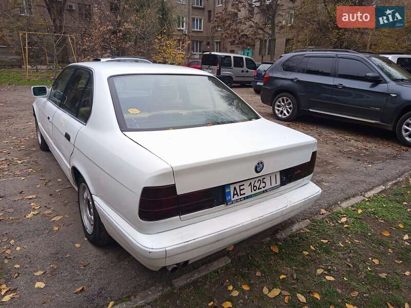 Седан BMW 5 Series 1989 в Запорожье