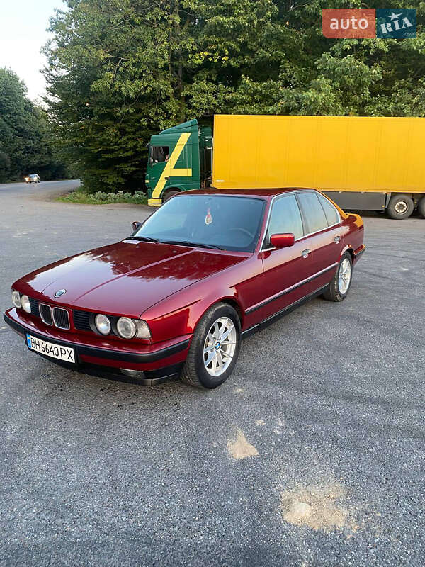 Седан BMW 5 Series 1994 в Виннице