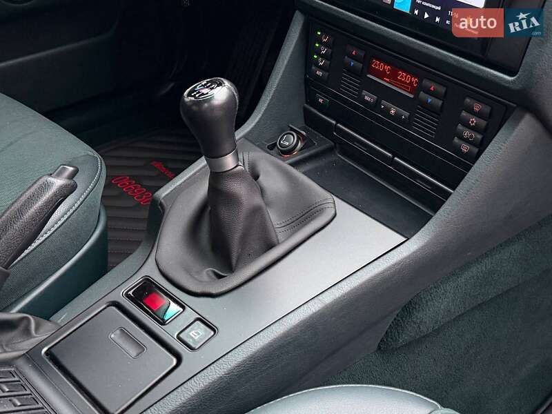 Седан BMW 5 Series 2001 в Харькове