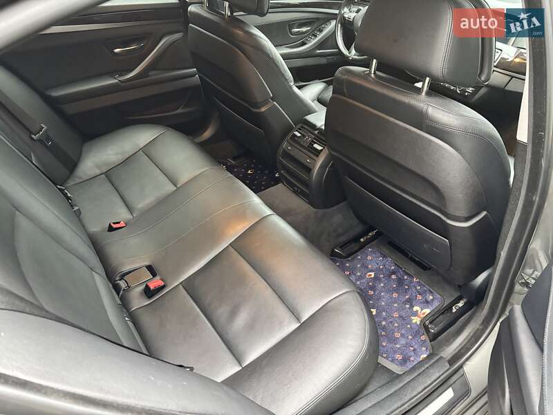 Седан BMW 5 Series 2013 в Львові