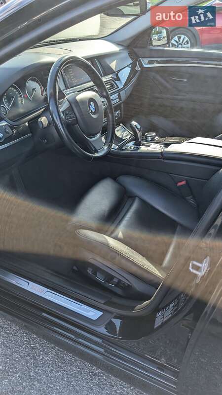 Седан BMW 5 Series 2013 в Львове