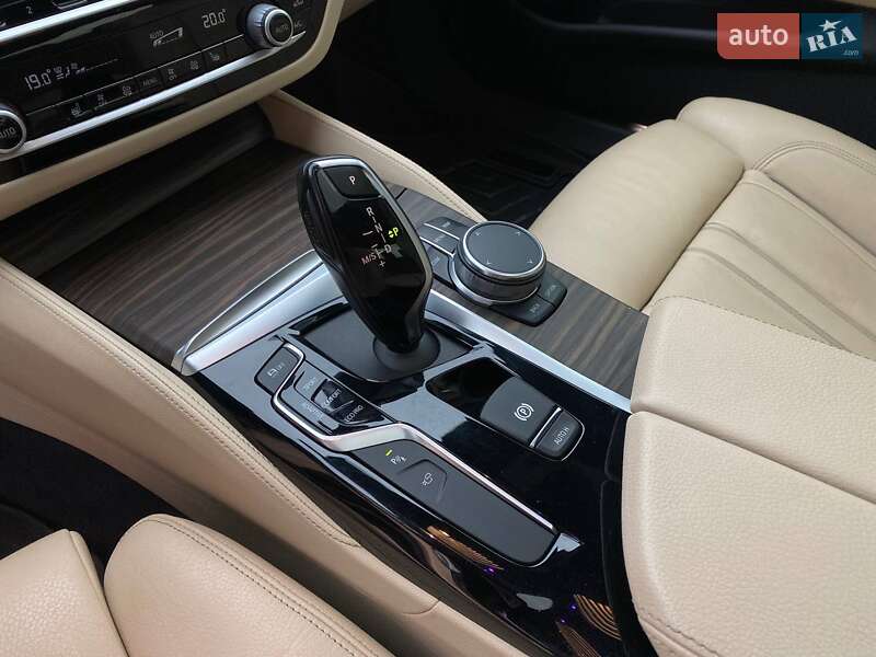 Седан BMW 5 Series 2019 в Львові