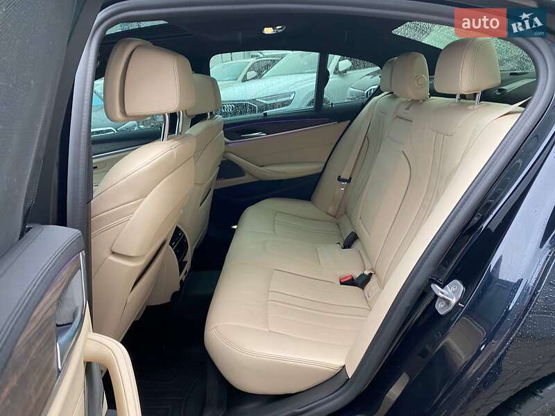 Седан BMW 5 Series 2019 в Львові