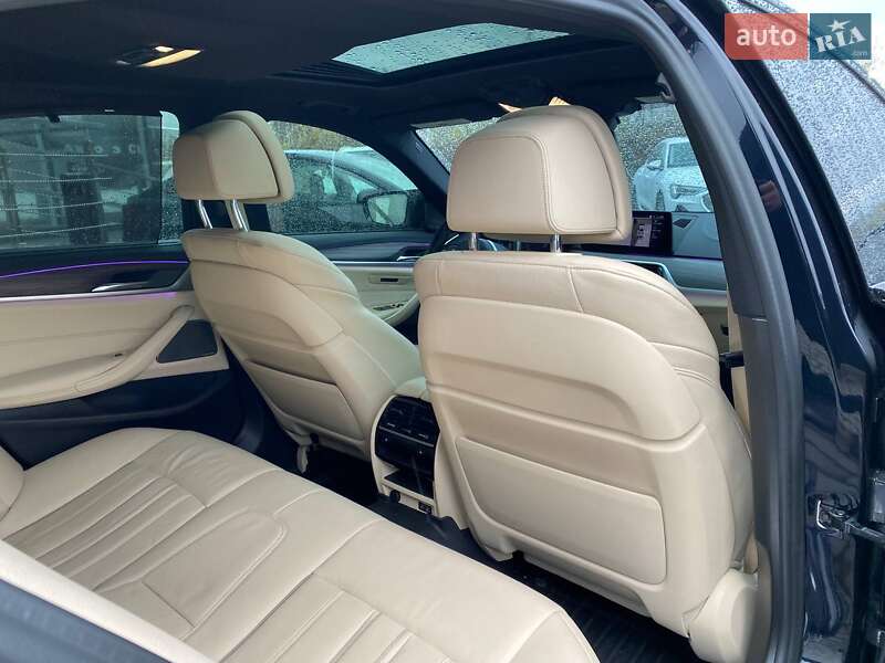 Седан BMW 5 Series 2019 в Львові