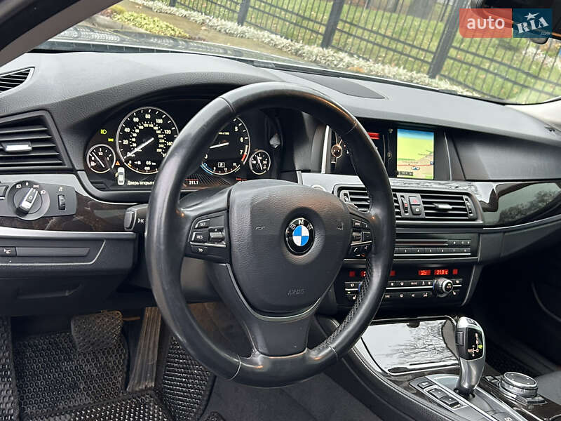 Седан BMW 5 Series 2015 в Прилуках