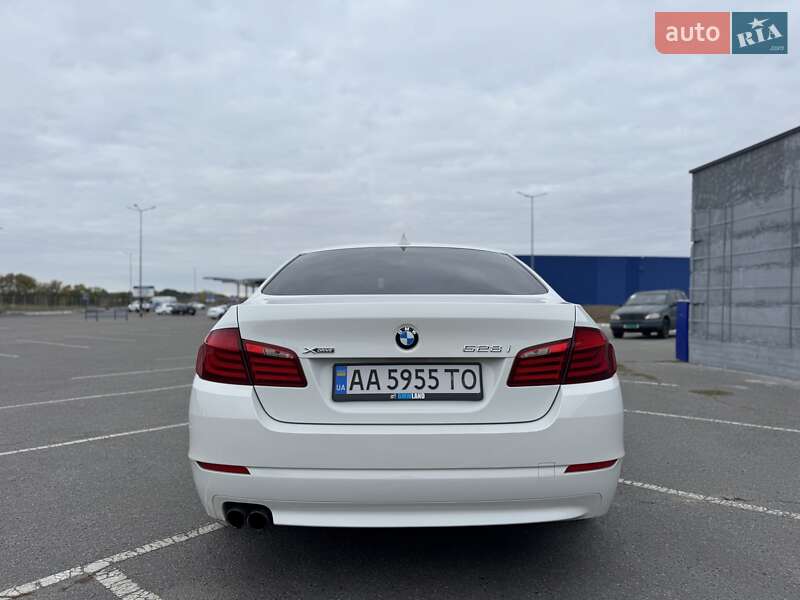 Седан BMW 5 Series 2012 в Киеве